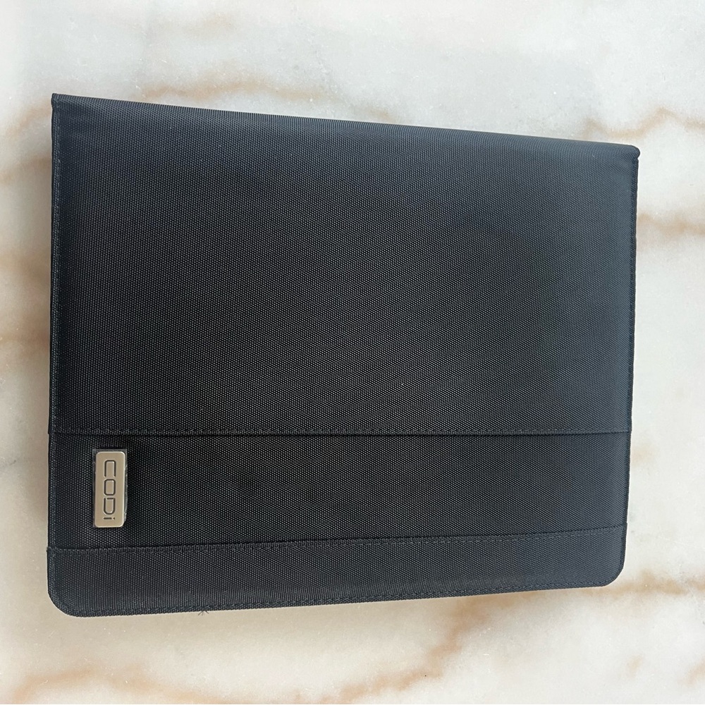 CODi Nylon iPad Pro 13" Folio Mitt Case for M4, Black (C30702029) brand new